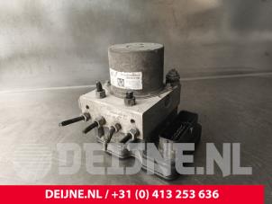 Opel Vivaro ABS pump O198671 photo 2