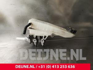 Opel Vivaro Hoofdremcilinder O198692 foto 2