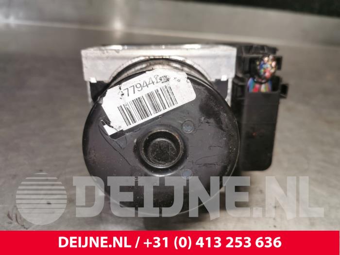 Gebruikte ABS Pomp Volvo V60 I (FW/GW) 2.0 D3 16V Prijs € 100,00 Margeregeling aangeboden door van Deijne Onderdelen Uden B.V.