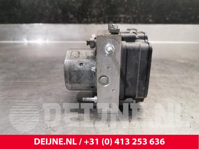 Gebruikte ABS Pomp Ford Transit 2.2 TDCi 16V Prijs € 484,00 Inclusief btw aangeboden door van Deijne Onderdelen Uden B.V.