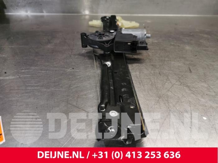 Opel Vivaro Ruitmechaniek 2Deurs rechts-voor O198742