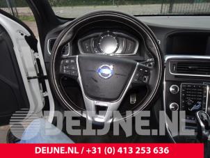 Gebruikte Airbag set + dashboard Volvo V60 I (FW/GW) 2.4 D6 20V AWD Twin Engine Plug-in Hybrid Prijs op aanvraag aangeboden door van Deijne Onderdelen Uden B.V.