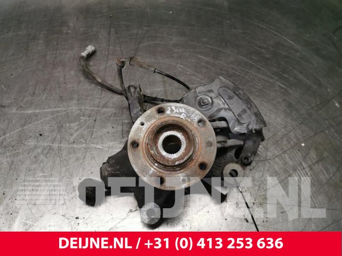 Toyota Pro-Ace Fusee rechts-voor O199271
