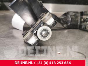 Ford Transit Custom Sliding door roller, right O199388 photo 3