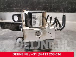 Volvo V40 ABS pump O199718 photo 2
