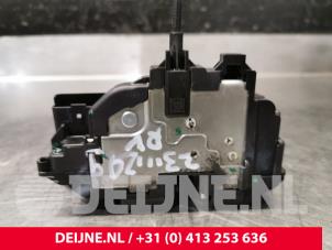 Renault Master Türschlossmechanik 2-türig rechts O199830 foto 2