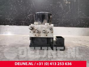 Volvo V60 ABS pump O199975 photo 3