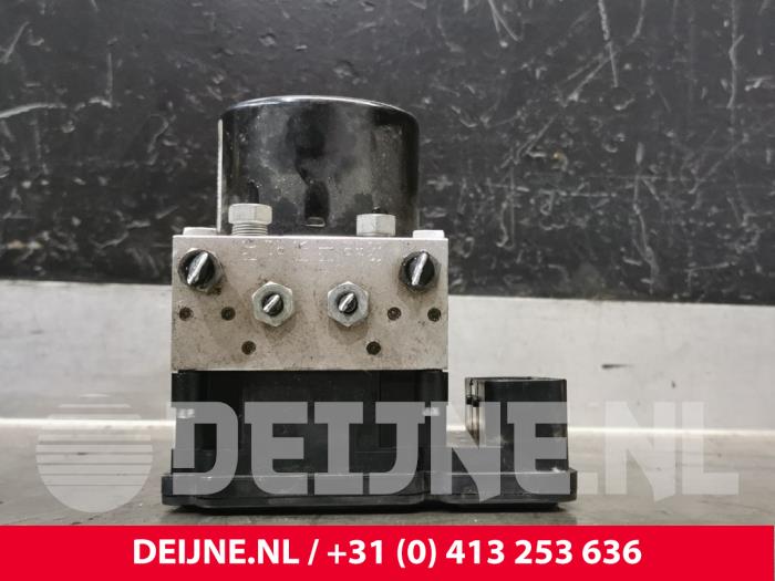 Gebruikte ABS Pomp Volvo XC60 I (DZ) 2.0 D4 16V Prijs € 100,00 Margeregeling aangeboden door van Deijne Onderdelen Uden B.V.