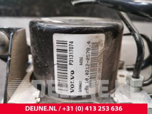 Volvo V40 ABS Pumpe O200258 foto 3