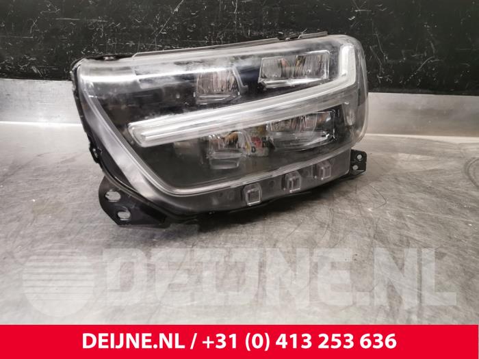 Volvo XC40 Koplamp links O200222