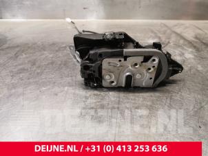 Volvo XC40 Rear door lock mechanism 4-door, left O200274 photo 3