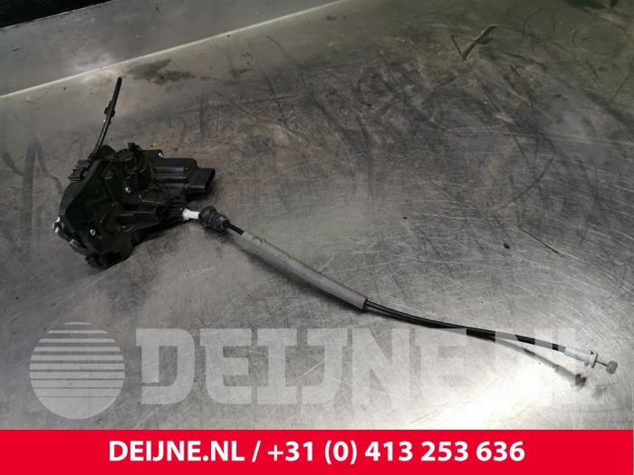 Volvo XC40 Deurslot Mechaniek 4Deurs rechts-achter O200276