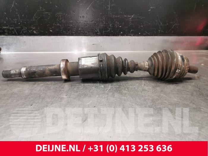 Gebruikte Aandrijfas rechts-voor Volvo S80 (TR/TS) 2.9 SE 24V Prijs € 50,00 Margeregeling aangeboden door van Deijne Onderdelen Uden B.V.