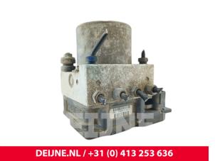 Citroen Berlingo ABS Pomp O200338 foto 2