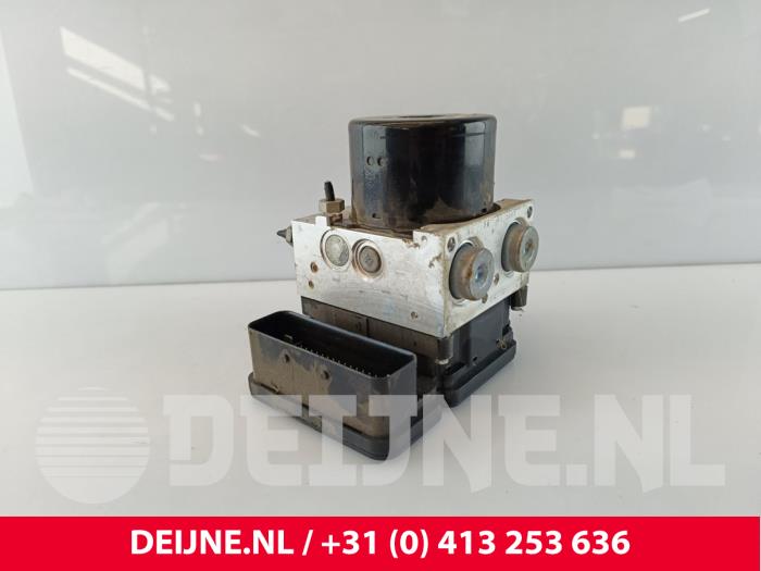 Gebruikte ABS Pomp Volvo V60 I (FW/GW) 2.4 D6 20V Plug-in Hybrid AWD Prijs € 125,00 Margeregeling aangeboden door van Deijne Onderdelen Uden B.V.