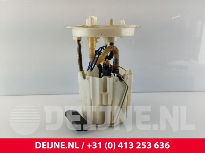 Gebruikte Tank element Pomp Volvo V60 I (FW/GW) 2.4 D6 20V Plug-in Hybrid AWD Prijs € 50,00 Margeregeling aangeboden door van Deijne Onderdelen Uden B.V.