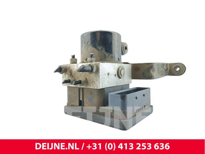 Gebruikte ABS Pomp Volvo C70 (MC) 2.5 T5 20V Prijs € 125,00 Margeregeling aangeboden door van Deijne Onderdelen Uden B.V.