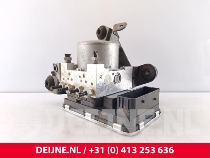 Volvo V90 ABS Pomp O200884