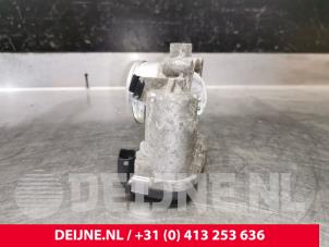 Peugeot Boxer Throttle body O200957 photo 2