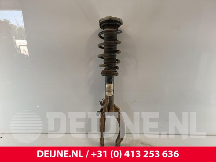 Volvo V90 Stoßdämpferstrebe links vorne O200984