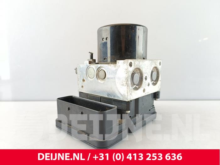 Gebruikte ABS Pomp Volvo XC60 I (DZ) 2.4 D5 20V AWD Prijs € 65,00 Margeregeling aangeboden door van Deijne Onderdelen Uden B.V.