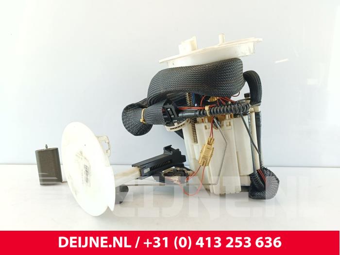 Gebruikte Tank element Pomp Volvo XC60 I (DZ) 2.4 D5 20V AWD Prijs € 45,00 Margeregeling aangeboden door van Deijne Onderdelen Uden B.V.