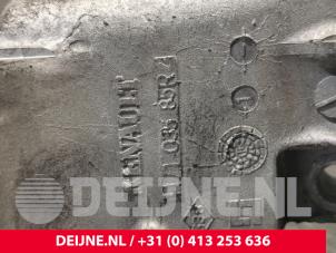 Opel Movano Alternator lower bracket O201372 photo 3