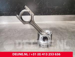 Volvo V70 Piston O201395 photo 2