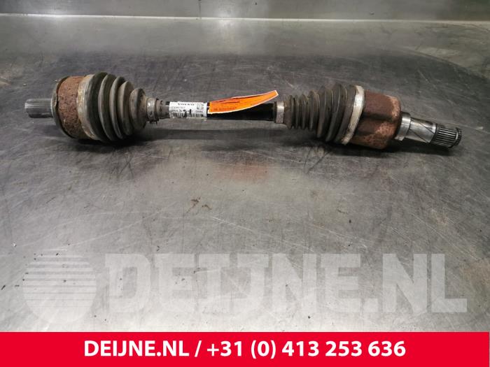 Gebruikte Aandrijfas links-voor Volvo V60 II (ZW) 2.0 D4 16V Prijs € 275,00 Margeregeling aangeboden door van Deijne Onderdelen Uden B.V.