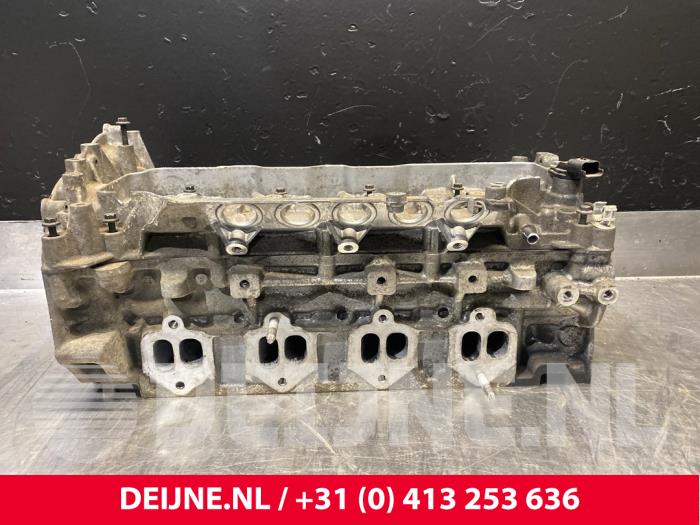 Opel Movano Cylinder head O201484