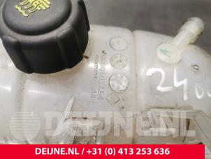 Renault Trafic Expansion vessel O201641 photo 3