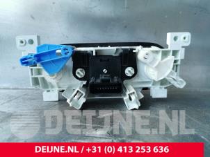 Renault Trafic Heater control panel O201645 photo 2