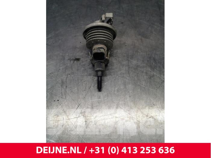 Renault Trafic Adblue injector O201685