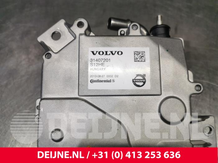 Omvormer van een Volvo V60 I (FW/GW) 2.4 D6 20V Plug-in Hybrid AWD 2013