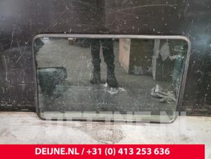 Mercedes Sprinter Side loading-door window O201800 photo 2