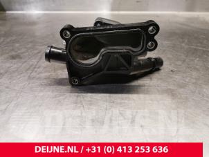 Gebruikte Thermostaathuis Ford Transit Courier 1.0 Ti-VCT EcoBoost 12V Prijs € 36,30 Inclusief btw aangeboden door van Deijne Onderdelen Uden B.V.