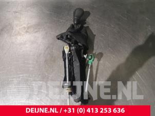 Mercedes Sprinter Versnellingspook O201858 foto 2