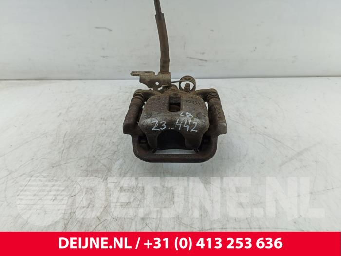 Volkswagen Caddy Remklauw (Tang) links-achter O202015