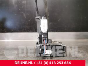 Volkswagen Caddy Deurslot Mechaniek 2Deurs links O202132 foto 3