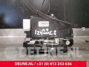 Volkswagen Caddy Deurslot Mechaniek 2Deurs links O202132 foto 2