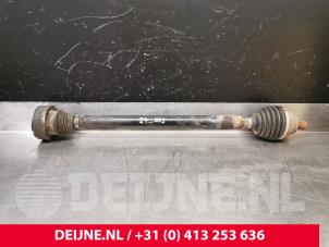 Gebruikte Cardanas rechts-voor (VWA) Volkswagen Caddy III (2KA,2KH,2CA,2CH) 1.6 TDI 16V Prijs € 90,75 Inclusief btw aangeboden door van Deijne Onderdelen Uden B.V.