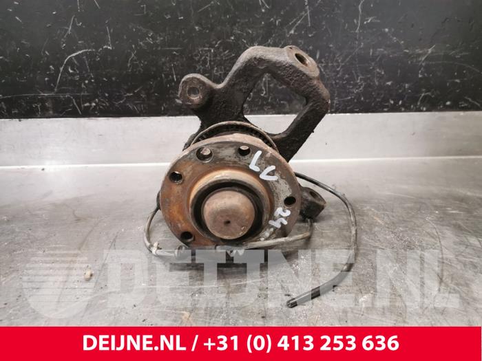 Mercedes Sprinter Fusee links-voor O202479