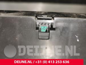 Mercedes Sprinter Radiobedienfeld O202608 foto 3