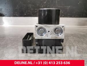Volvo V40 ABS Pomp O202984 foto 2