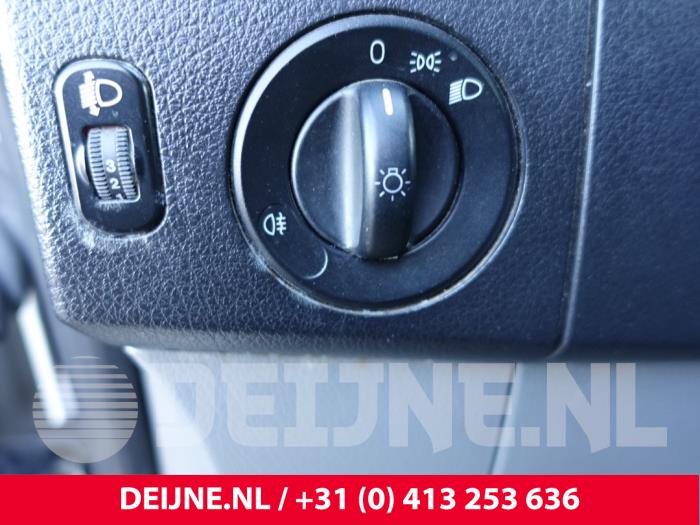 Volkswagen Crafter Licht Schalter O203089