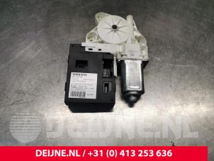 Volvo S40 Door window motor O203314 photo 2