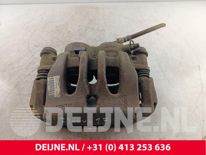 Mercedes Vito Remklauw (Tang) rechts-voor O203288