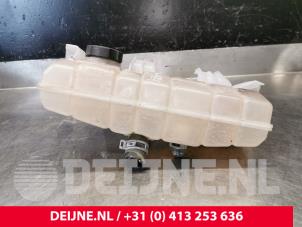 Tesla Model S Expansion vessel O203345 photo 2