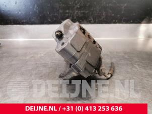 Tesla Model S Front brake calliper, right O203365 photo 2
