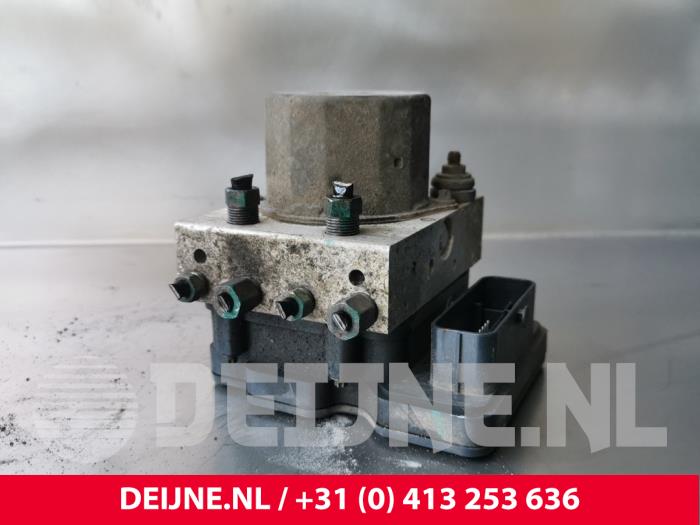 Gebruikte ABS Pomp Tesla Model S 85 Prijs € 181,50 Inclusief btw aangeboden door van Deijne Onderdelen Uden B.V.